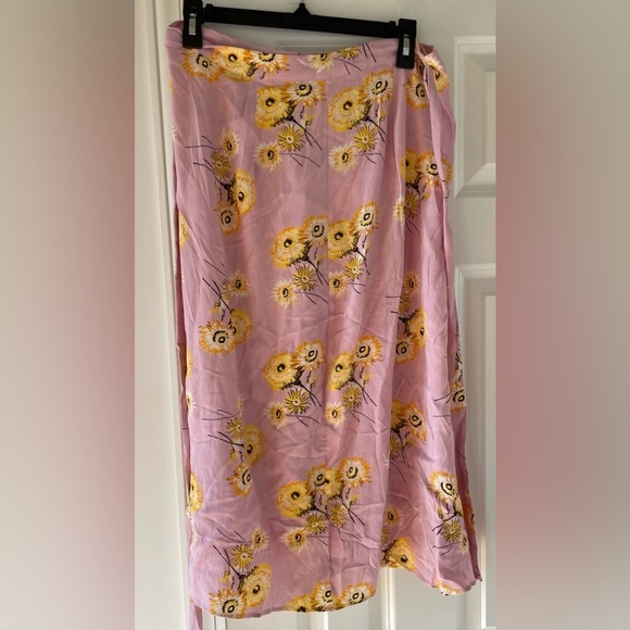 NWT Madewell Wrap Midi Skirt in Dutch Dandelions (0) - Picture 3 of 7
